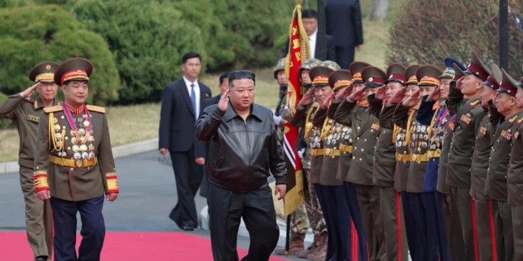 Κιμ Γιονγκ Ουν: Φούντωσαν οι φήμες για παράνομη σχέση με τραγουδίστρια – Η κοινή τους εμφάνιση