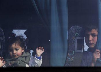 Μαζική «εισβολή» μεταναστών που φτάνουν στην Κύπρο με σαπιοκάραβα