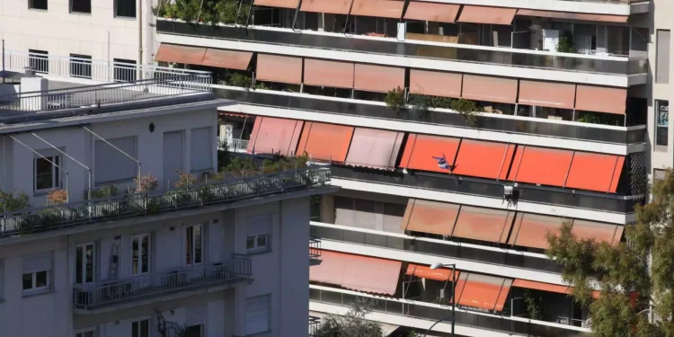 Σε διαφορετικές ταχύτητες κινείται η ελληνική αγορά ακινήτων