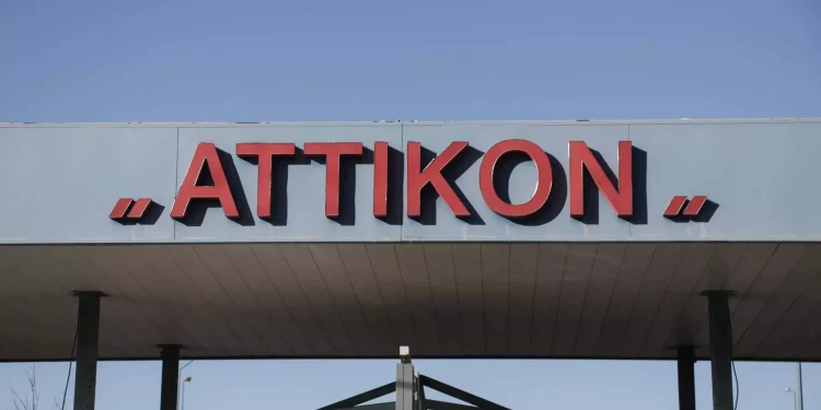 ΠΟΕΔΗΝ για τις καταγγελίες Καλλιάνου: Το προσωπικό του «Αττικόν» παρείχε την καλύτερη φροντίδα, δεν επαρκούν οι ΜΕΘ