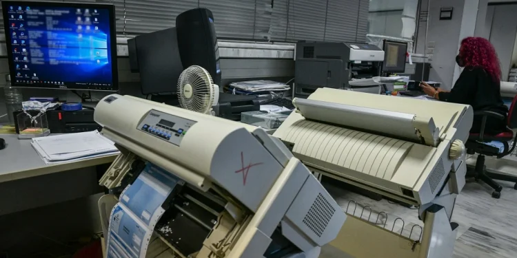 Φορολογικές δηλώσεις: Τα SOS στα προσυμπληρωμένα έντυπα, οι προκλητικά χαμηλοί τζίροι και οι προθεσμίες