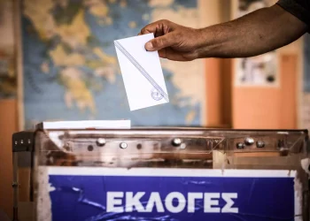 Δημοσκόπηση Pulse: Με 18 μονάδες προηγείται η ΝΔ ενόψει ευρωεκλογών, δεύτερος ο ΣΥΡΙΖΑ, πτώση για ΠΑΣΟΚ