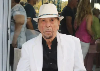 Φώτης Μεταξόπουλος: Κάπνιζα 50 χρόνια δύο πακέτα την ημέρα και καταστράφηκαν τα πνευμόνια μου