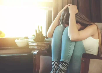 Κατάθλιψη: Εγκρίθηκε η πρώτη ψηφιακή θεραπεία – Ποια είναι και τι κάνει η εφαρμογή Rejoyn στα κινητά