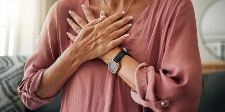 Αυτά τα «αθώα» συμπτώματα μπορεί να δείχνουν ότι παθαίνετε έμφραγμα