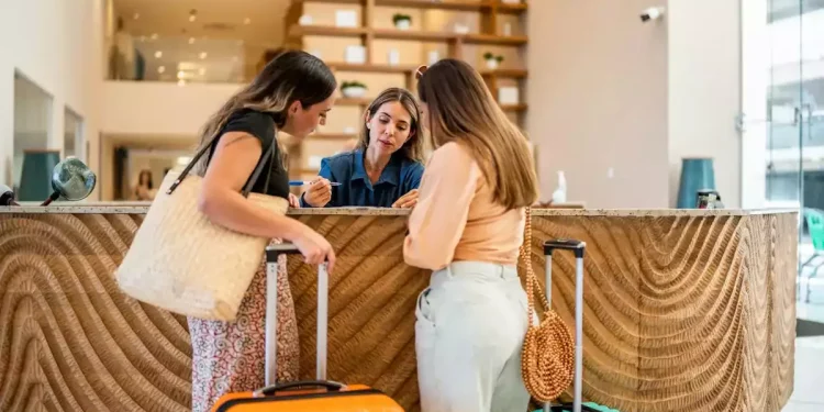 Τουρισμός: «Ναι μεν αλλά» η εξέλιξη της φετινής κίνησης για τα ξενοδοχεία της Αθήνας