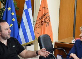 Συνάντηση Αλεβίζου-παγκόσμιου Παραολυμπιονίκη πρωταθλητή για την προσβασιμότητα των ΑΜΕΑ στο Ίλιον