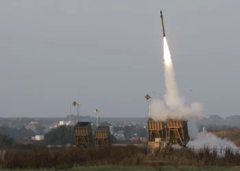 Δένδιας: Δεσμεύθηκαν 2 δισ. ευρώ για τον «Θόλο» – Δεν είμαστε Λουξεμβούργο, δεν μας ρίχνουν γαρύφαλλα