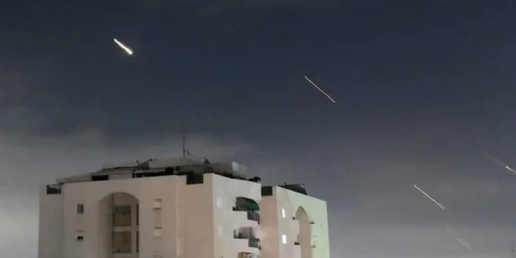 Επίθεση του Ιράν στο Ισραήλ: Περίπου $1,35 δισ. κόστισε στο Ισραήλ η αναχαίτιση των ιρανικών πυραύλων και drones