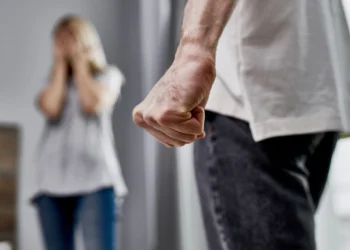 ΕΛ.ΑΣ.: 379 συλλήψεις σε 633 περιστατικά βίας κατά γυναικών την περασμένη εβδομάδα