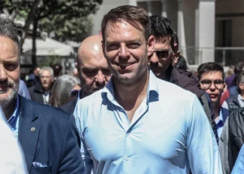 ΣΥΡΙΖΑ: Σε θέση μάχης οι υποψήφιοι για τις προκριματικές – Στις ΗΠΑ ο Κασσελάκης, στους… Δελφούς ο Τσίπρας