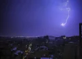 Καιρός: Πότε και πού θα χτυπήσει ο «πολικός αεροχείμαρρος» με βροχές και χιόνια – Τι προβλέπουν οι μετεωρολόγοι