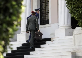 Έκτακτο ΚΥΣΕΑ στις 18:00 για τις ανησυχητικές εξελίξεις στη Μέση Ανατολή – Επιστρέφει από ΗΠΑ ο Δένδιας