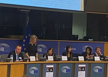 Μαρία Καρυστιανού στο Ευρωκοινοβούλιο για Τέμπη: Υπερασπιζόμαστε τα παιδιά μας, είτε ζουν είτε είναι πεθαμένα