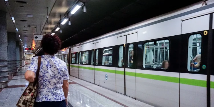 Απεργία 17 Απριλίου: Τραβούν «χειρόφρενο» Μετρό, Ηλεκτρικός – Πώς θα κινηθούν λεωφορεία, τρόλεϊ, ταξί