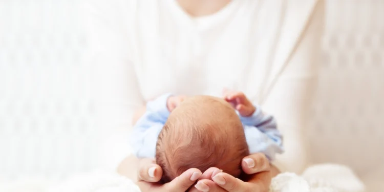 Επίδομα μητρότητας: Aνοίγει σήμερα η πλατφόρμα για τις αιτήσεις από μη μισθωτές