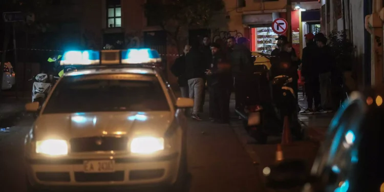 Άγιοι Ανάργυροι: 39χρονος δολοφόνησε με μαχαίρι την 28χρονη σύντροφό του