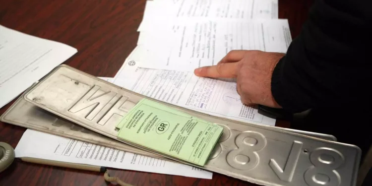 Ο Δήμος Αθηναίων επιστρέφει πινακίδες λόγω Πάσχα