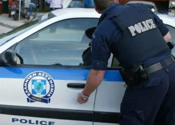 Πυροβολισμοί έξω από γήπεδο στη Νέα Σμύρνη – Πληροφορίες για έναν τραυματία