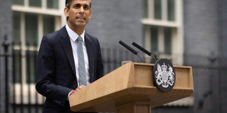 Μεγάλη Βρετανία: Δημοσκόπηση προβλέπει βαριά ήττα για τους Συντηρητικούς