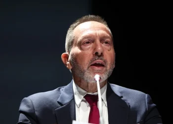 Αποκαλυπτήρια για την ετήσια έκθεση της ΤτΕ – Τα εύσημα και τα «καμπανάκια» Στουρνάρα