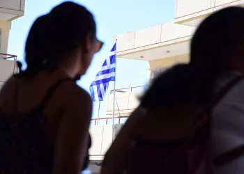 Ζέττα Μακρή: Μέσω Εφορίας θα πληρώνουν οι γονείς τις φθορές που προκαλούν μαθητές στα σχολεία