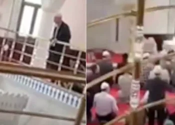 Η στιγμή που μουσουλμάνοι διώχνουν τον «ψευτομουφτή» Ξάνθης από τέμενος στη Σμίνθη