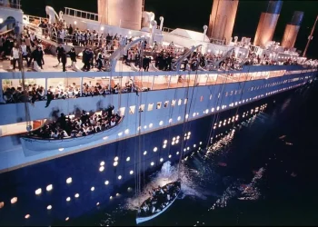 Ο Τιτανικός χτυπάει σε παγόβουνο στον Ατλαντικό Ωκεανό: Το παρθενικό και τελευταίο ταξίδι και η φωτογραφία του 1912