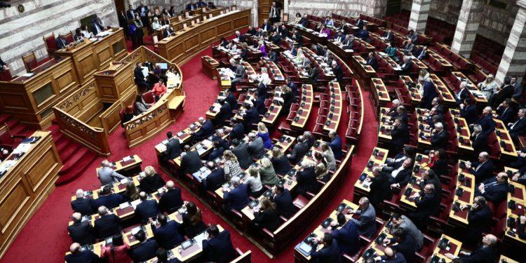 Βουλή: Συνέχιση συζήτησης ν/σ για φορολόγηση πολυεθνικών & Golden Visa