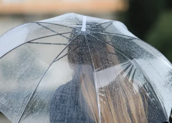 Καιρός – Σάκης Αρναούτογλου: Μετά το ζεστό σαββατοκύριακο έρχεται πτώση της θερμοκρασίας και βροχές – Δείτε πότε και πού θα χτυπήσουν