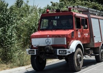 Πυρκαγιά στο Λασίθι: Μόνο διάσπαρτους καπνούς αντιμετωπίζουν πλέον οι πυροσβεστικές δυνάμεις