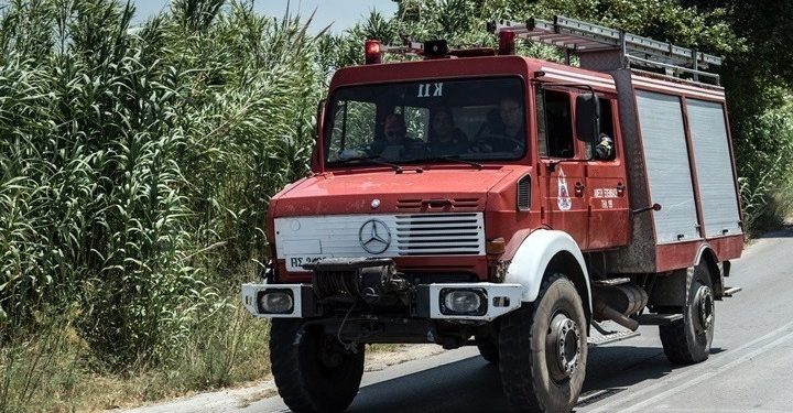 Πυρκαγιά στο Λασίθι: Μόνο διάσπαρτους καπνούς αντιμετωπίζουν πλέον οι πυροσβεστικές δυνάμεις