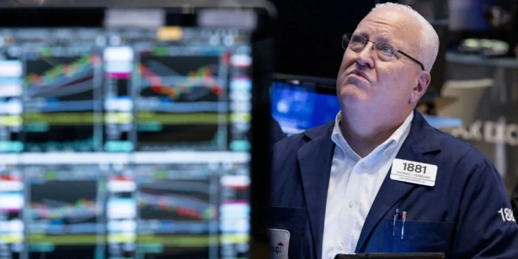 Wall Street: Μεγάλες απώλειες έφεραν τα στοιχεία του πληθωρισμού – Προβληματισμένη η αγορά