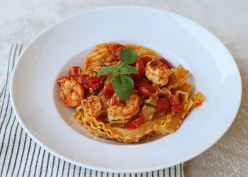 Γαριδομακαρονάδα: Μια γευστική και εύκολη συνταγή για το κυριακάτικο τραπέζιΓαριδομακαρονάδα: Μια γευστική και εύκολη συνταγή για το κυριακάτικο τραπέζι