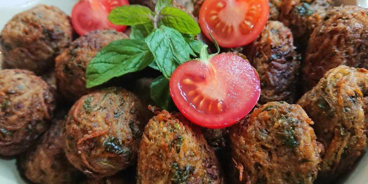 Πολύχρωμοι κεφτέδες λαχανικών