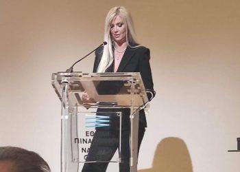 Νατάσα Αποστολίδου, μια σύγχρονη υπέρμαχος των γυναικών γιατρών στον Πανελλήνιο Ιατρικό Σύλλογο