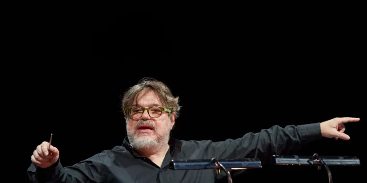 Στέγη Ιδρύματος Ωνάση: Ο Δημήτρης Παπαδημητρίου παρουσιάζει μελοποιημένα ποιήματα του Καβάφη