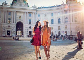 Δωρεάν εκδρομές, κατασκηνώσεις με επιδότηση – Ποιοι οι δικαιούχοι