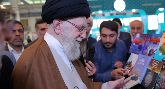 Σάλος στην Τουρκία με Ιράν για τους Έλληνες – Χαμενεΐ: «Το βιβλίο εξιστορεί την καταπίεση των Ελλήνων από τους Οθωμανούς Τούρκους»