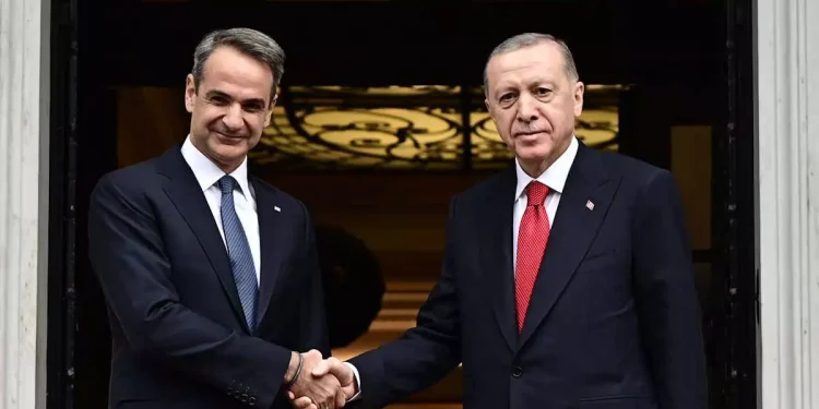 Μητσοτάκης – Ερντογάν: Τα πολλαπλά μηνύματα του πρωθυπουργού στην Άγκυρα λίγα 24ωρα πριν τη συνάντηση