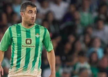 Ο Σωκράτης Παπασταθόπουλος κρεμάει τα ποδοσφαιρικά του παπούτσια στην Ισπανία