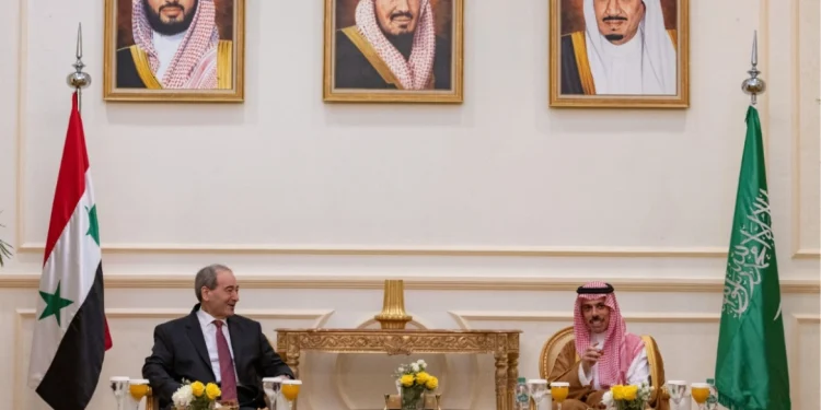 Η Σαουδική Αραβία ονομάζει πρεσβευτή στη Συρία, για πρώτη φορά από το 2012