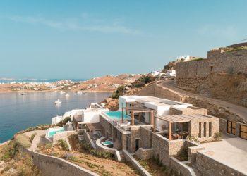 Η πολυτελής κατοικία «Silk Shadow» της Μυκόνου σε δημοπρασία του Οίκου Sotheby’s