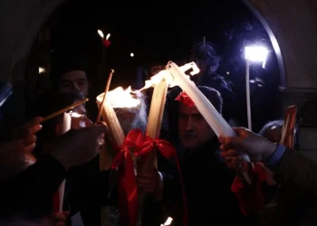 Με κατάνυξη γιορτάστηκε η Ανάσταση σε όλη την Ελλάδα