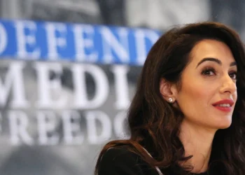 H Αμάλ Κλούνεϊ ήταν μία εκ των ειδικών που πρότειναν να διωχθούν ηγέτες του Ισραήλ και της Χαμάς για εγκλήματα πολέμου