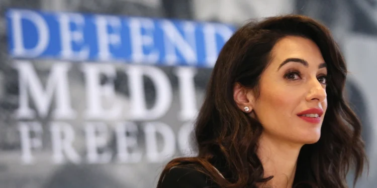 H Αμάλ Κλούνεϊ ήταν μία εκ των ειδικών που πρότειναν να διωχθούν ηγέτες του Ισραήλ και της Χαμάς για εγκλήματα πολέμου