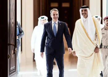 Στο Μαξίμου ο Εμίρης του Κατάρ – Η ατζέντα για επενδύσεις και οι εξελίξεις στη Μέση Ανατολή