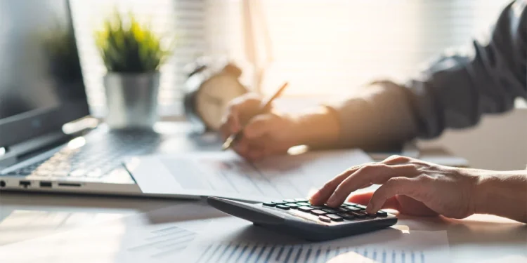 ΦΠΑ: Ποιοι μπαίνουν στη «χρυσή λίστα» για επιστροφή