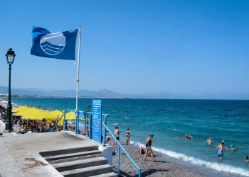 Γαλάζιες Σημαίες 2024: Οι παραλίες που βραβεύτηκαν, σε Χαλκιδική και Κρήτη τα πρωτεία