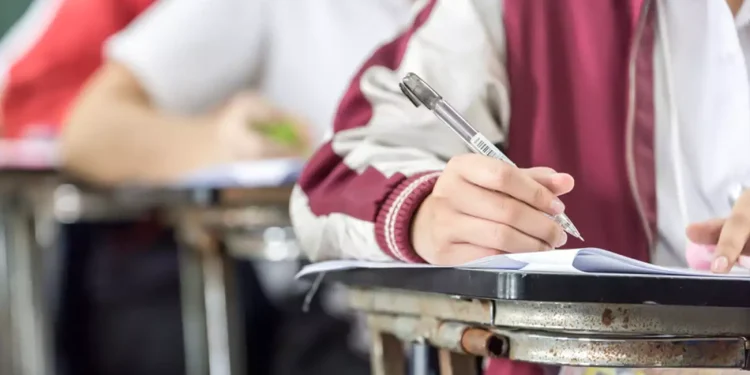 Πανελλήνιες 2024: Πρεμιέρα με Νέα Ελληνικά για τα ΕΠΑΛ, την Παρασκευή τα ΓΕΛ – Όλο το πρόγραμμα